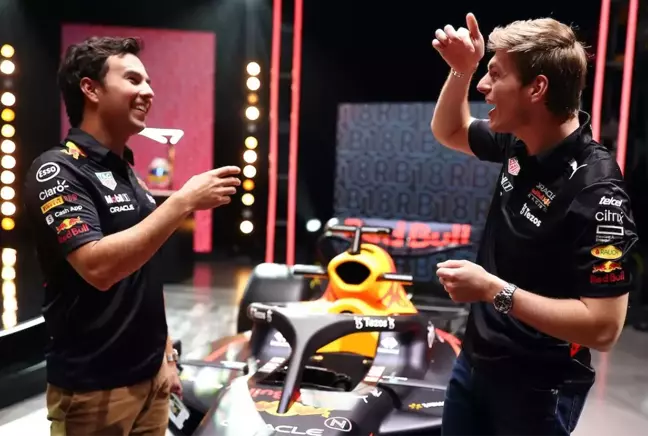 Oracle Red Bull Racing, yeni aracı RB18'i tanıttı