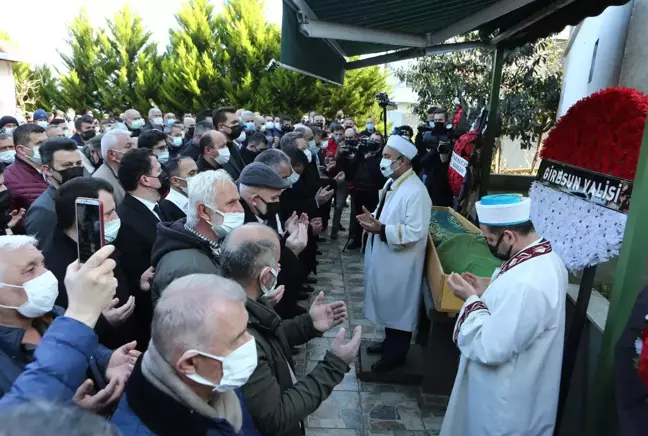 Son dakika... Giresun'da bıçaklanarak öldürülen Sıla Şentürk'ün cenazesi defnedildi