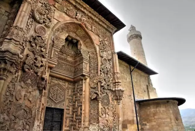 UNESCO LİSTESİNDEKİ DİVRİĞİ ULU CAMİ'NİN RESTORASYONU YENİDEN BAŞLIYOR