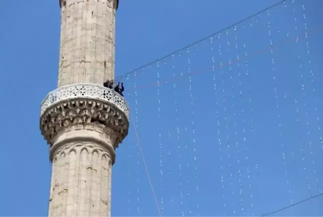 Selimiye Camisi'ne 'İman En Büyük Nimettir' mahyası