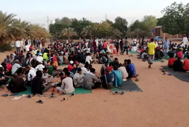 Hayrat İnsani Yardım Derneği, Sudan'da 2000 kişiye iftar verdi