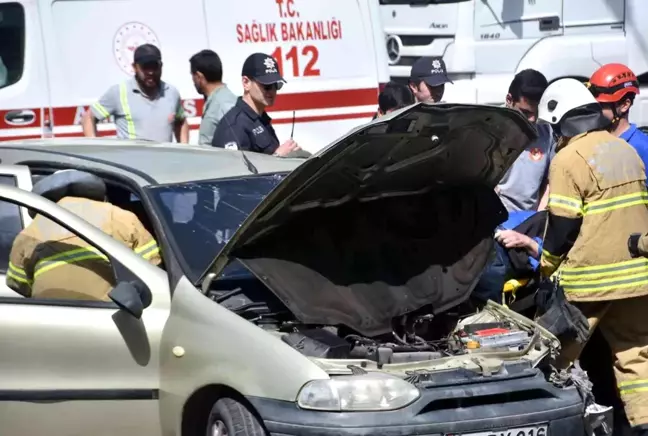 İzmir 'de trafik kazası: 4 yaralı