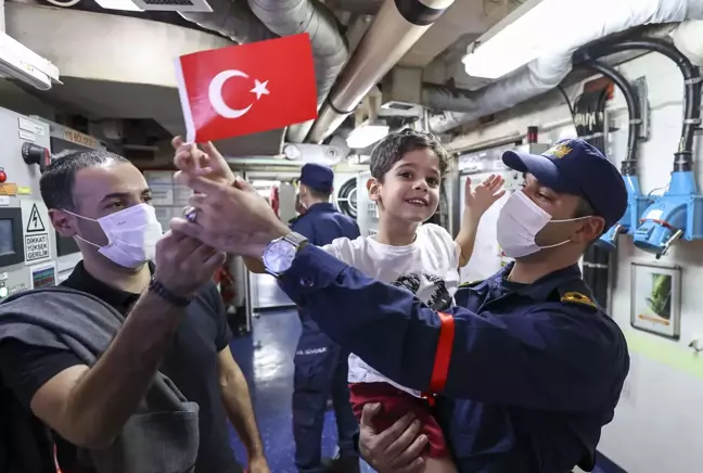 Sahil Güvenlik Komutanlığı korveti 23 Nisan dolayısıyla ziyarete açıldı