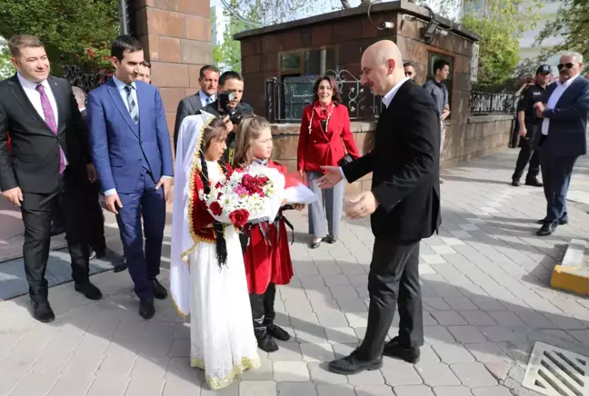 BAKAN KARAİSMAİLOĞLU, IĞDIR'DA SOKAK İFTARINA KATILDI