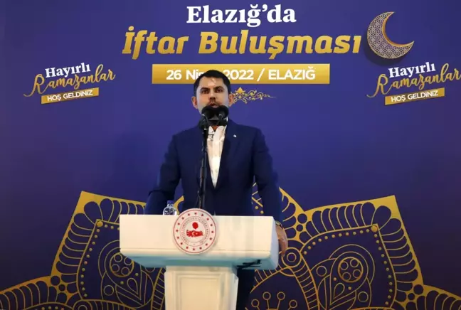 Bakan Kurum, Elazığ'da depremzedelerle iftar yaptı