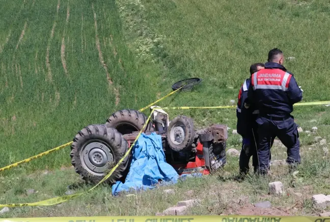 Yozgat'ta beton parke yüklü traktör devrildi: 1 ölü