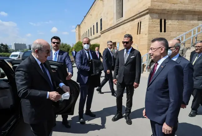 Cezayir Cumhurbaşkanı Tebbun, Anıtkabir'i ziyaret etti