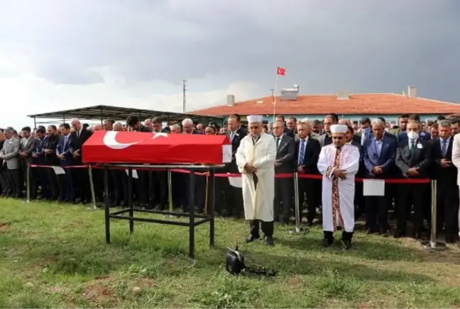 Muhsin Yazıcıoğlu'nun yakın korumalığını da yapan polis memuru son yolculuğuna uğurlandı