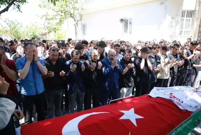 Eskişehir'de yaşamını yitiren tekvandocu son yolculuğuna uğurlandı