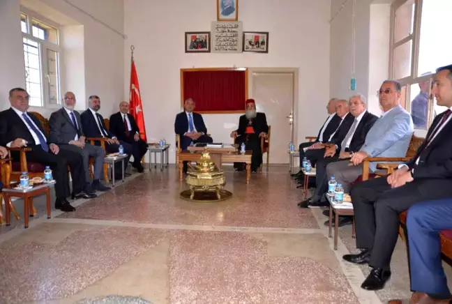 Kültür ve Turizm Bakanı Ersoy, Mardin'de zılgıtlarla karşılandı