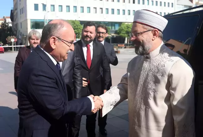 Diyanet İşleri Başkanı Erbaş, Manisa'da hafızlık icazet törenine katıldı