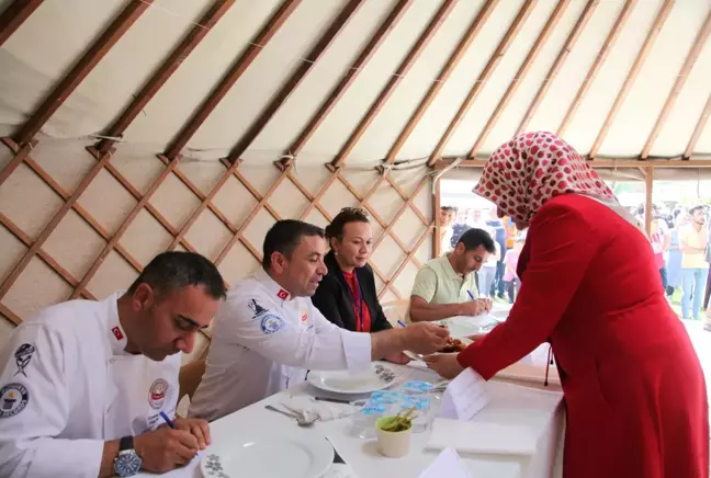 Ahlat'ta yöresel yemek yarışması