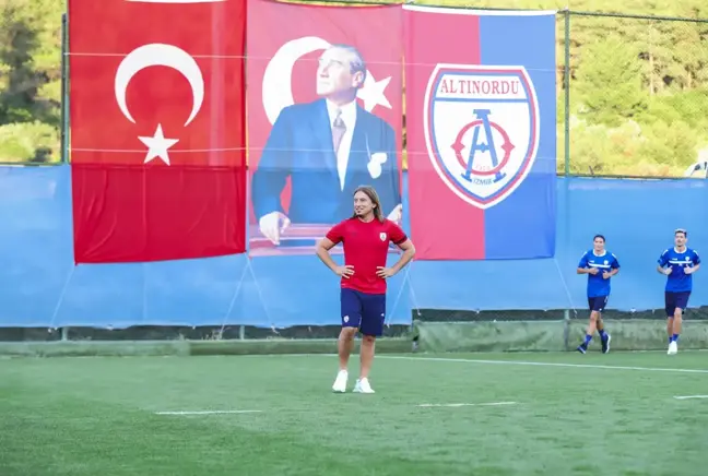 Altınordu sezonu açtı