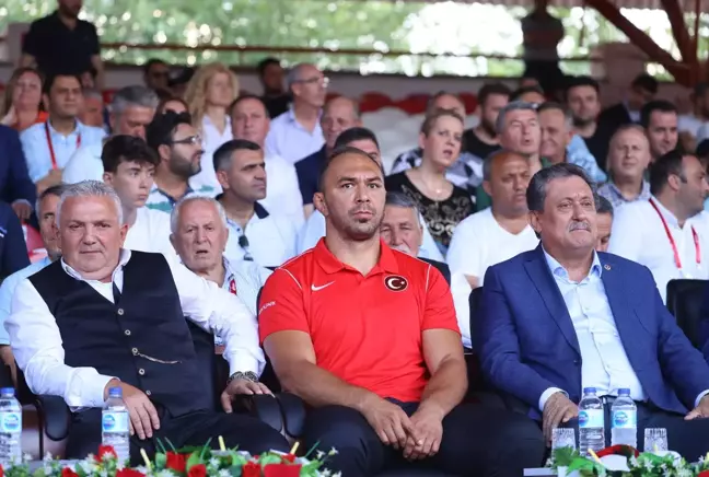 Kırkpınar için geldiği Edirne'de kalp krizi geçiren güreş antrenörü yaşamını yitirdi