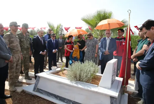 Son dakika haberi: Vali Demirtaş, güvenlik güçleri ve şehit aileleriyle bayramlaştı