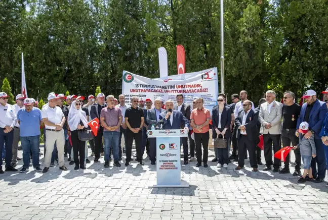 HAK-İŞ'ten 15 Temmuz Demokrasi Şehitliği'nde anma programı