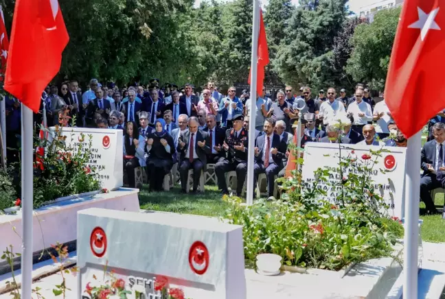 Son dakika haber: 15 Temmuz Demokrasi ve Milli Birlik Günü'nde şehitlik ziyareti