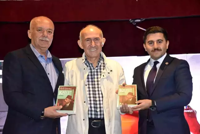 Tarihçi Ahmet Şimşirgil, Dursunbey'de FETÖ'yü anlattı: 