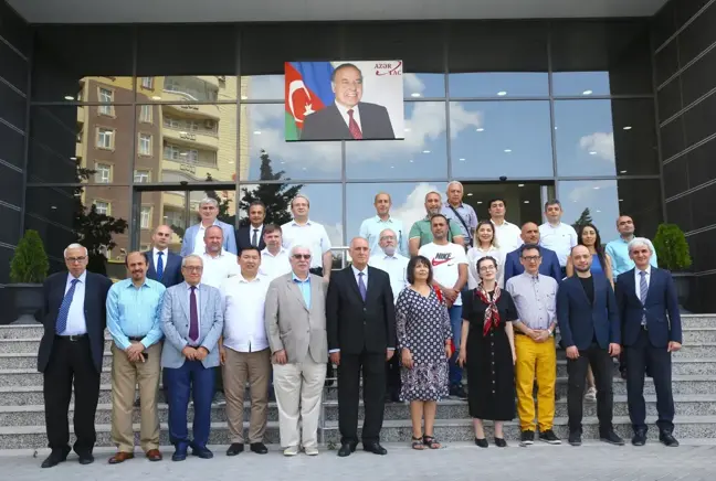 Azerbaycan'da bulunan uluslararası medya yöneticileri AZERTAC'ı ziyaret etti