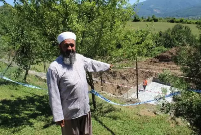 İNŞAAT ÇALIŞMASINDA TOPRAK KAYMASI KORKUTTU