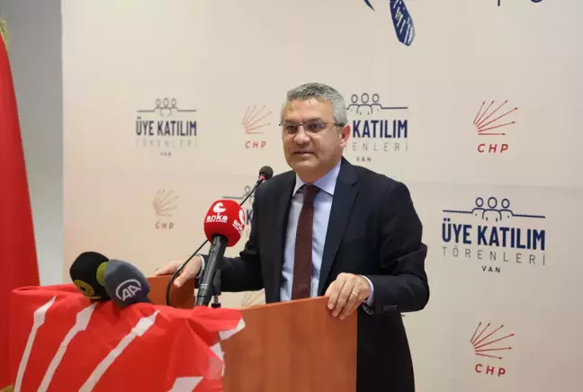 CHP Genel Başkan Yardımcısı Salıcı, partisinin üye katılım töreninde konuştu