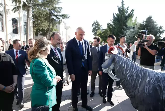 Bakan Ersoy, Türk Tarih Kongresi gala yemeğine katıldı