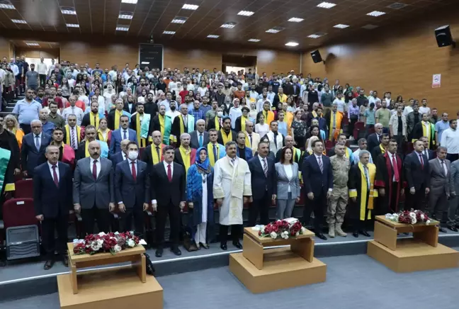 Siirt haberi! AK Parti Genel Başkan Danışmanı Yasin Aktay, Siirt Üniversitesinin akademik yıl açılışında konuştu