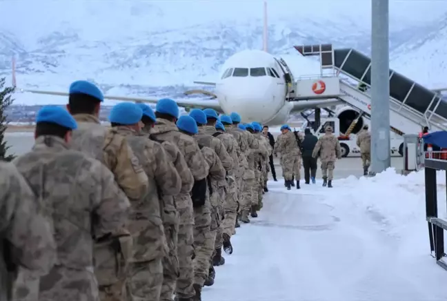 91 komando Erzincan'dan deprem bölgesine dualar eşliğinde uğurlandı