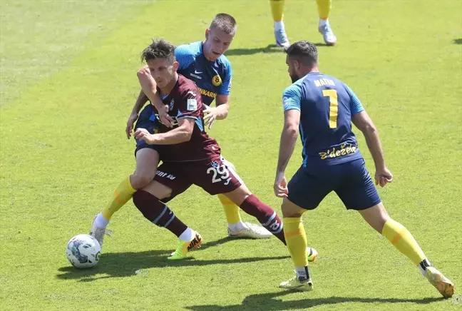 Trabzonspor, NK Celje ile 2-2 berabere kaldı