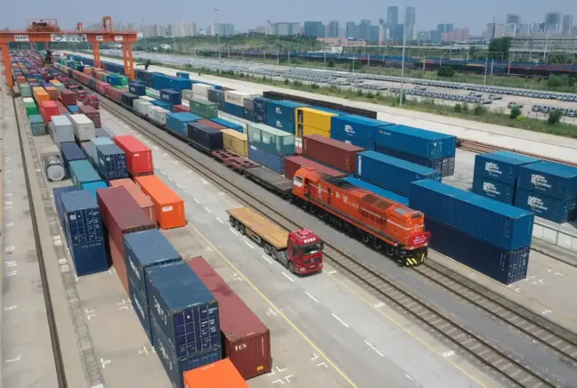 Çin-Avrupa yük treni Zhengzhou'dan Hamburg'a yola çıktı