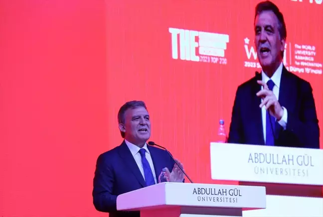 Abdullah Gül, AGÜ mezuniyet törenine katıldı