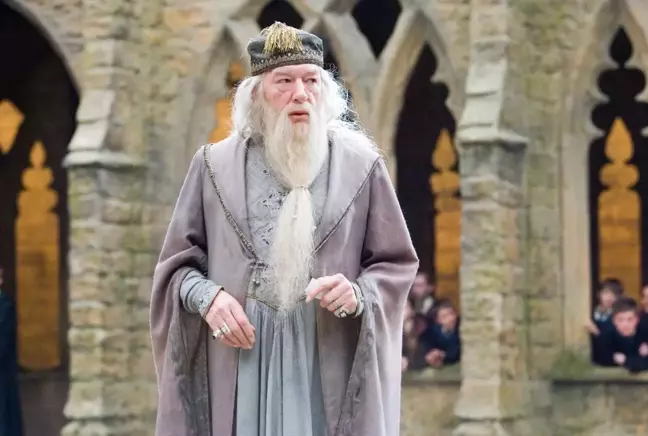 Dumbledore gerçekte öldü mü? Harry Potter Dumbledore ölüm sebebi ne? Michael Gambon neden öldü?