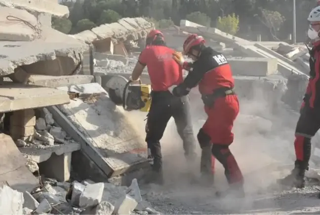 İzmir depreminin 3'üncü yıl dönümünde deprem tatbikatı