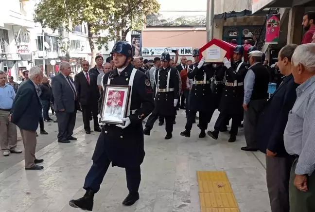 Denizli'nin Acıpayam ilçesinde eski belediye başkanı askeri törenle uğurlandı