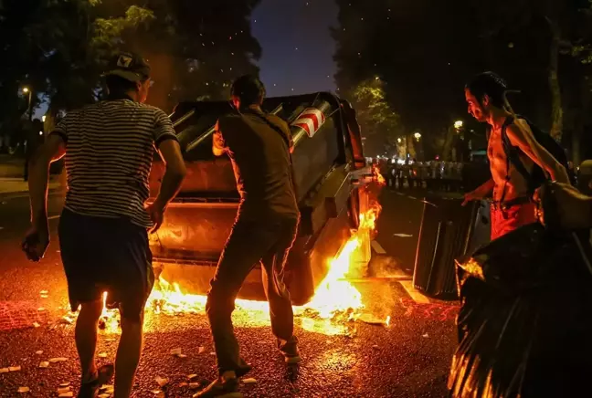 Arjantin'deki hükümet karşıtı protestolarda 60 kişi yaralandı