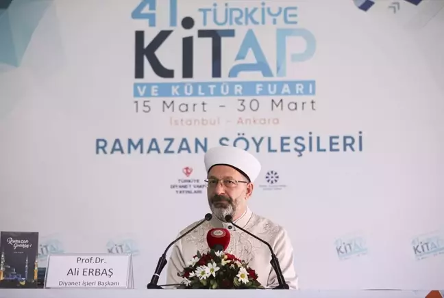 Diyanet İşleri Başkanı Erbaş, İstanbul'da söyleşi ve imza gününe katıldı