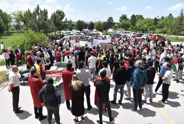 Sivas Cumhuriyet Üniversitesi'nden İsrail'e tepki yürüyüşü