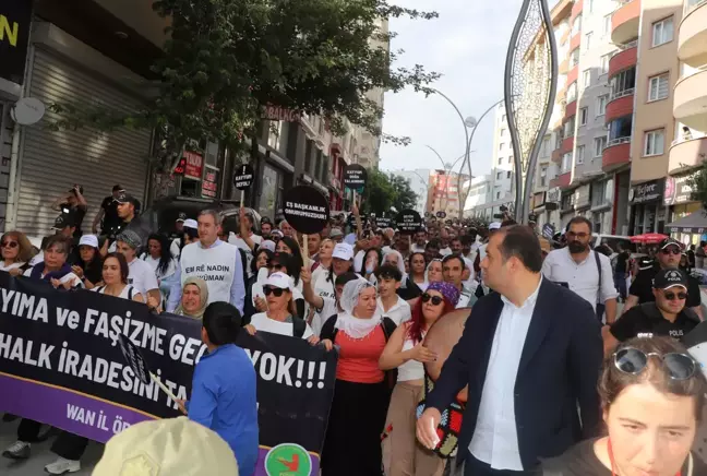 Hakkari'ye 'İdareye Saygı Yürüyüşü' düzenlendi