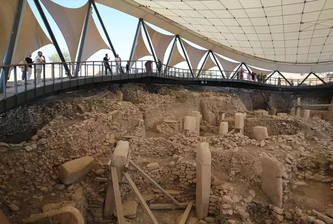 Göbeklitepe ve Karahantepe'de ortaya çıkan eserler tarihe yeni yorumlar getirebilir