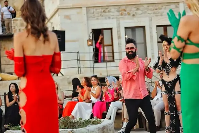 Ünlü Modacı Emrullah Köroğlu'nun Fashion Week Cappadocia Defilesi Büyüledi