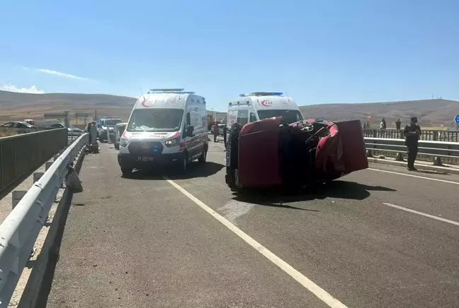 Sivas'ta zincirleme kaza: 1'i çocuk 9 kişi yaralandı