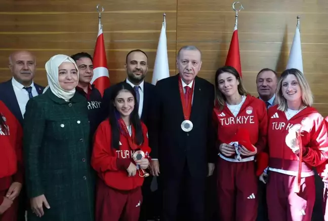 Cumhurbaşkanı Erdoğan, Paralimpik Takımı Sporcularını Kabul Etti