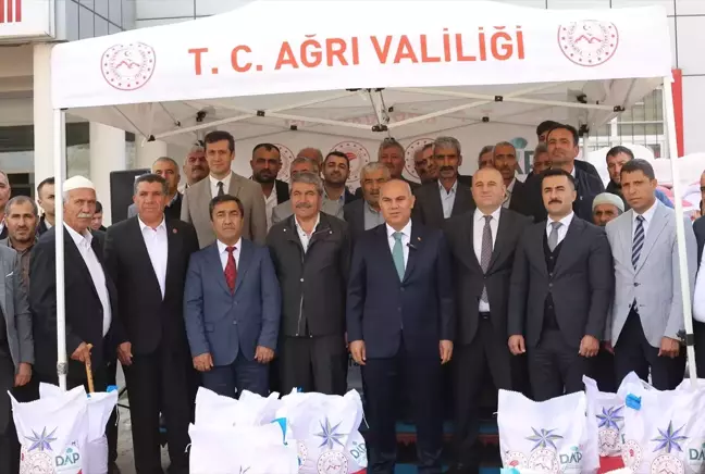 Patnos'ta 300 Çiftçiye Sertifikalı Buğday Tohumu Dağıtımı Yapıldı