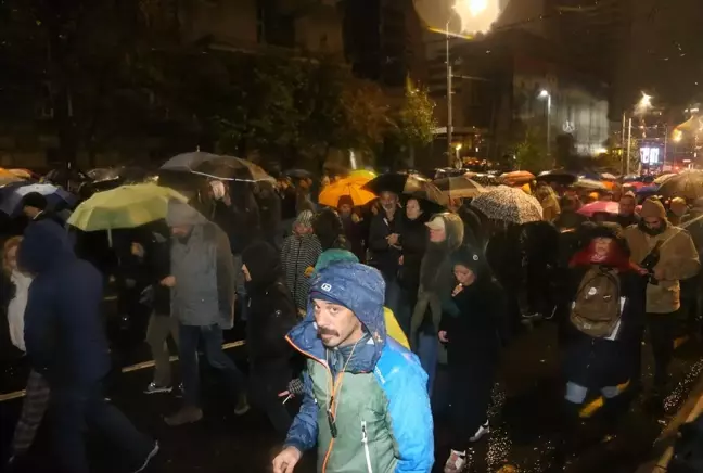 Belgrad'da Tren İstasyonu Kazası İçin Protesto Düzenlendi