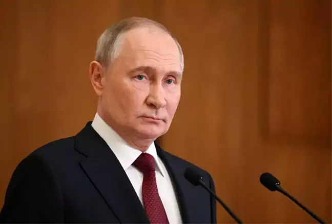 Putin, Ukrayna'nın Nükleer Silah Edinmesi Halinde Cevap Verileceğini Açıkladı