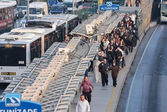 İstanbul'da bitmek bilmeyen trafik çilesi