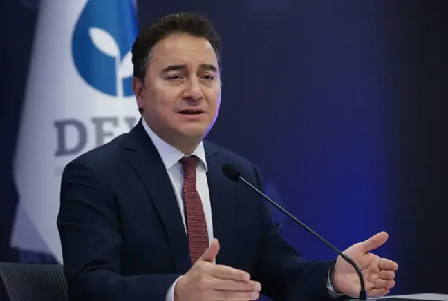 Babacan: Bir avuç insan para kazansın diye milyonlar, çok daha pahalı konutlarda oturmak zorunda