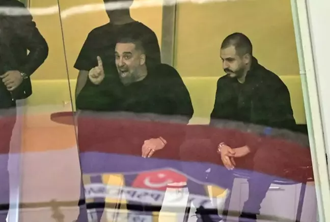 Fenerbahçe maçında kırmızı kart gören Arda Turan, PFDK'ya sevk edildi