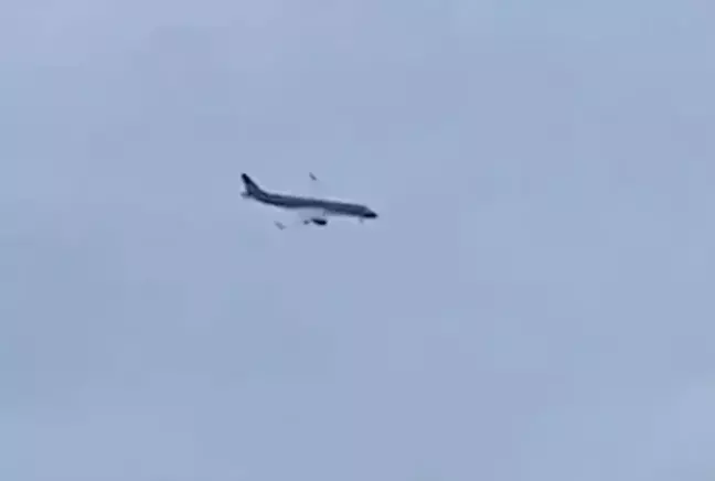 Kazakistan'da Azerbaycan havayollarına ait yolcu uçağı düştü