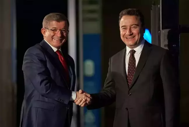 Ahmet Davutoğlu'ndan Ali Babacan'a teşekkür mesajı